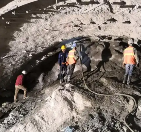 颍州拱顶带模注浆料的施工流程及注意事项